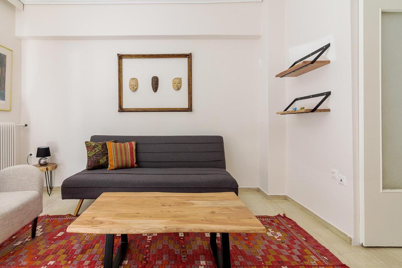A Modern 2-Bedroom Apartment Near Areios Pagos أثينا المظهر الخارجي الصورة